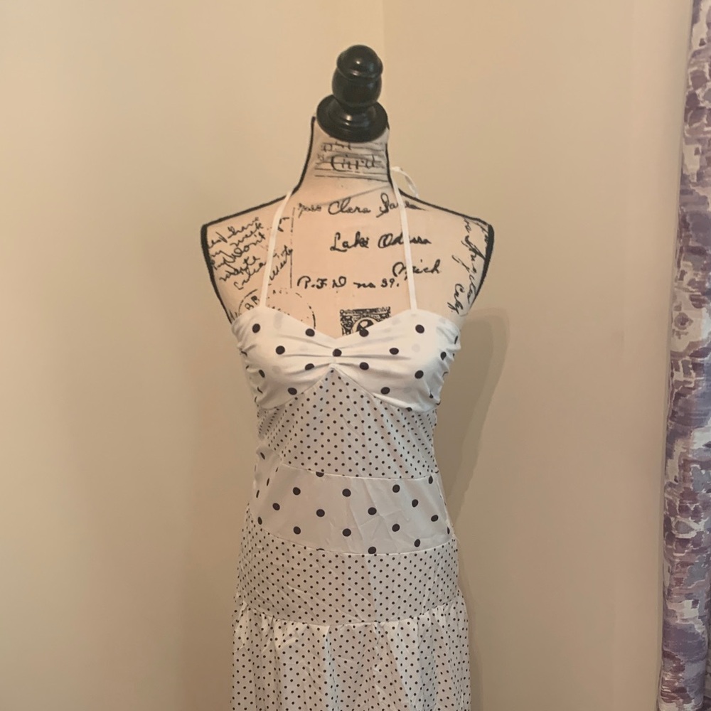 Elegant Polka Dot Maxi Dress (White & Black) - Picture 3 of 16